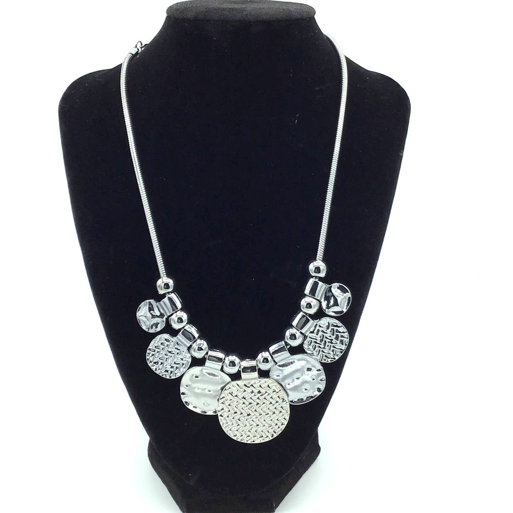 Silver Patterned Circle‎ Necklace